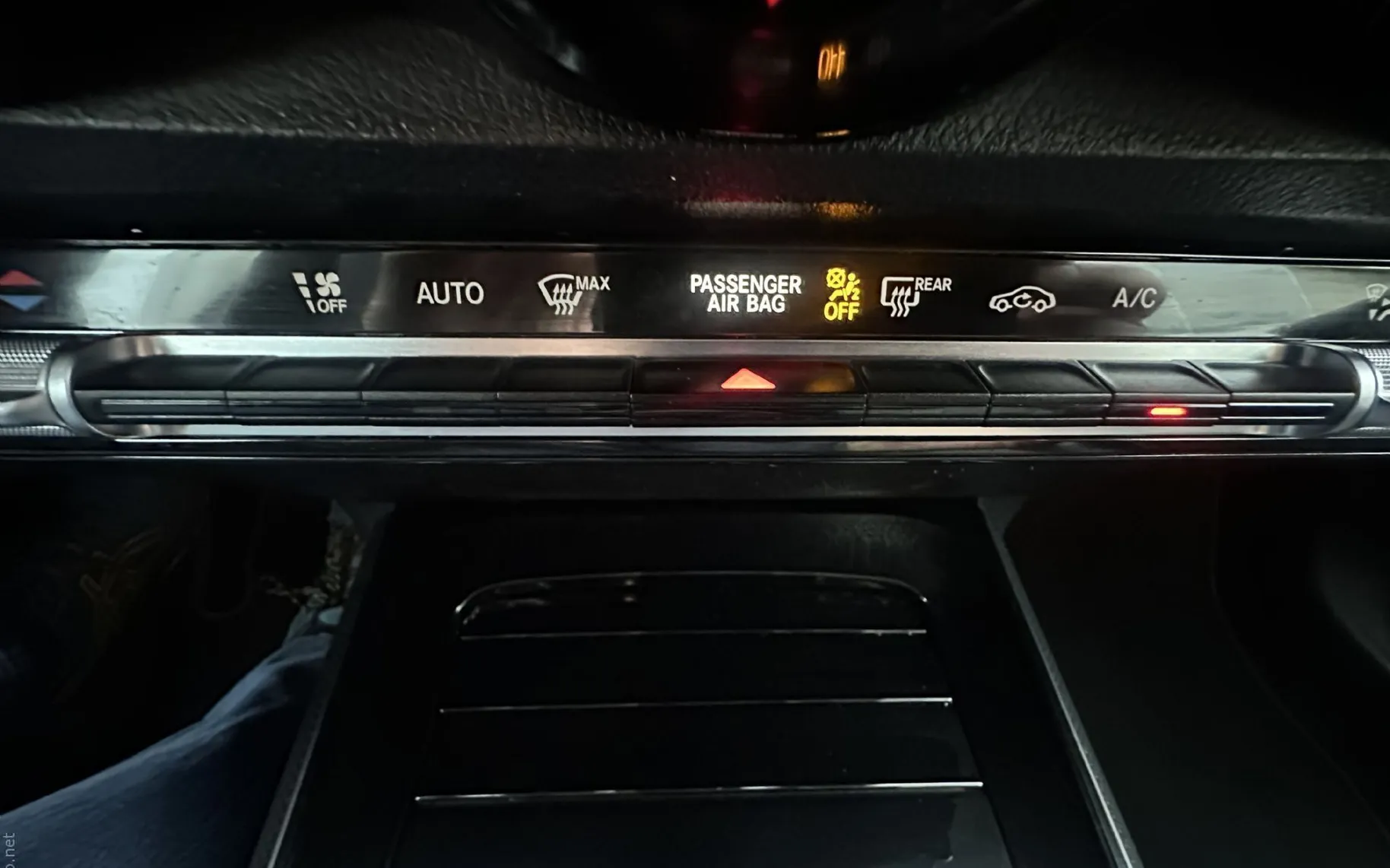 Zunanja slika - Mercedes-Benz GLB-Razred - GLB 200 d.KAMERA.USNJE.ACC.LED.NAVI.SAMO 137.000KM - 18