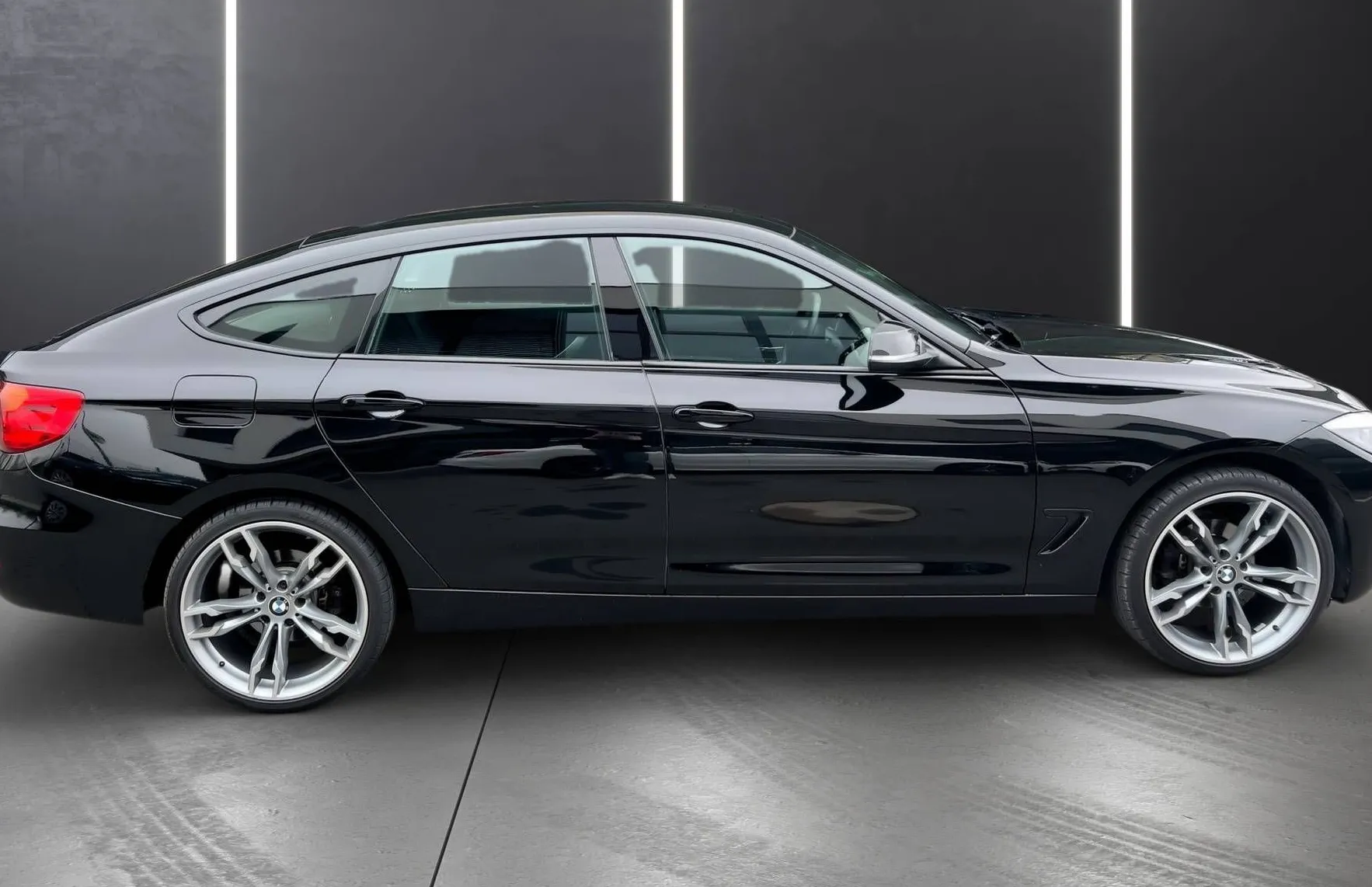 Zunanja slika - BMW Serija 3 - Gran Turismo: 318d TEMP NAVI MOŽNOST FINANCIRANJA BREZ P - 7