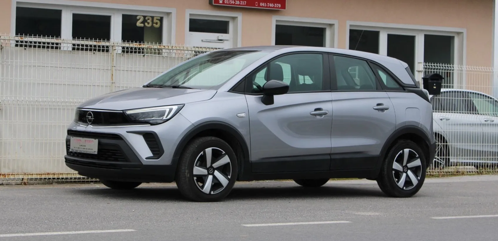 Zunanja slika - Opel Crossland - 1.2 61KW EDITION-LED ŽAROMETI-PDC-37.000 KM - 4