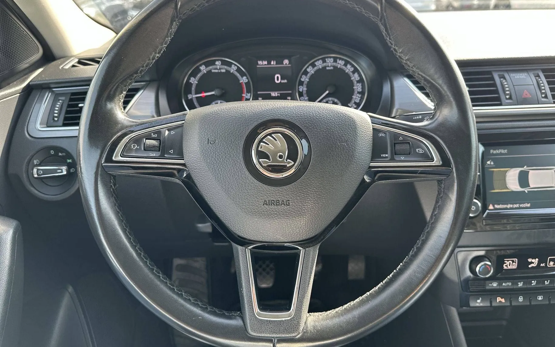 Notranja slika - Škoda Rapid - 1.0 TSI Ambition - 14