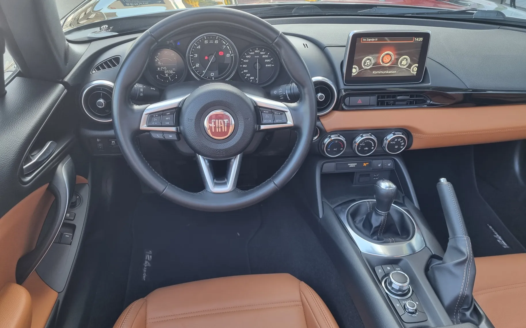 Zunanja slika - Fiat 124 - Spider 1.4 Multiair Turbo Lusso - KOT NOV - SAMO 8.938km - 12