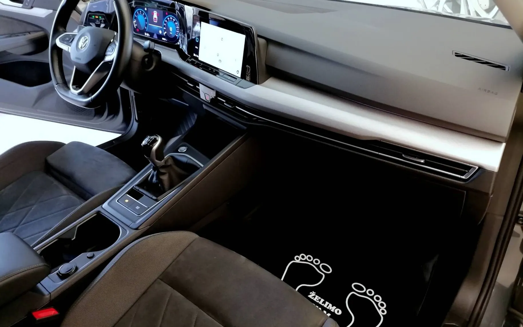 Notranja slika - Volkswagen Golf Variant - 1.5 eTSI Style/ FULL LED KAMERA RADAR 1.LASTNIK - 7