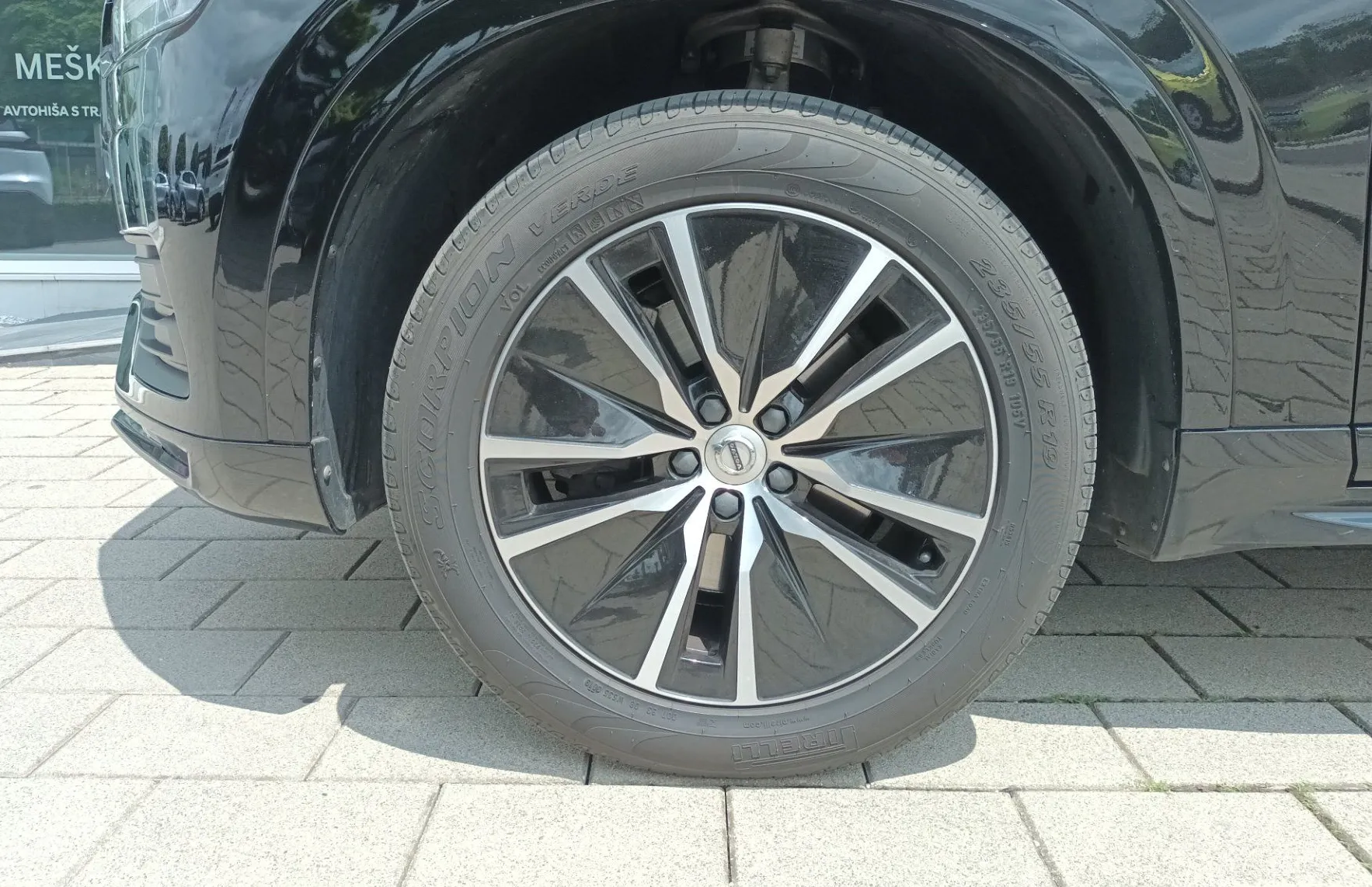 Zunanja slika - Volvo XC90 - B5D AWD Momentum Avt. - 4