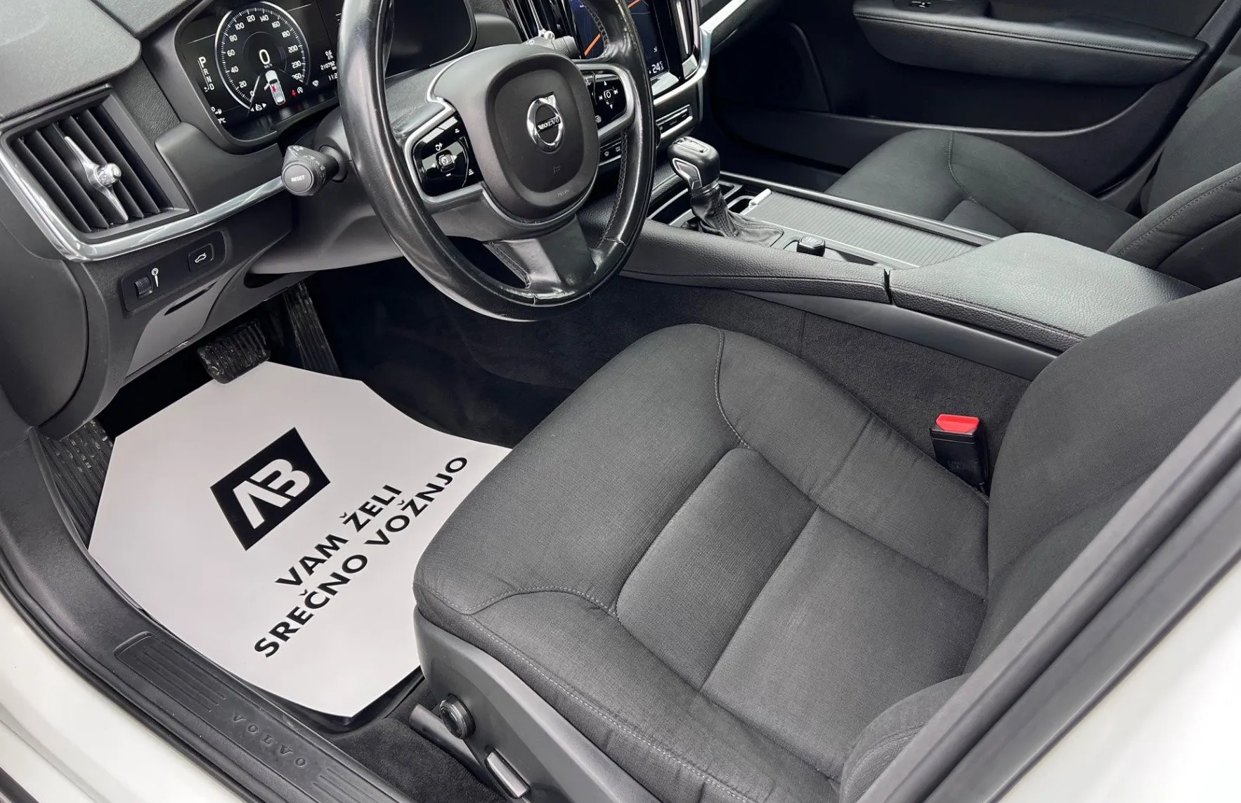 Zunanja slika - Volvo V90 - 2.0D+ACC+FULL LED++NAVI+PDC+KLJUKA+NOVE PNEVMATI.. - 9