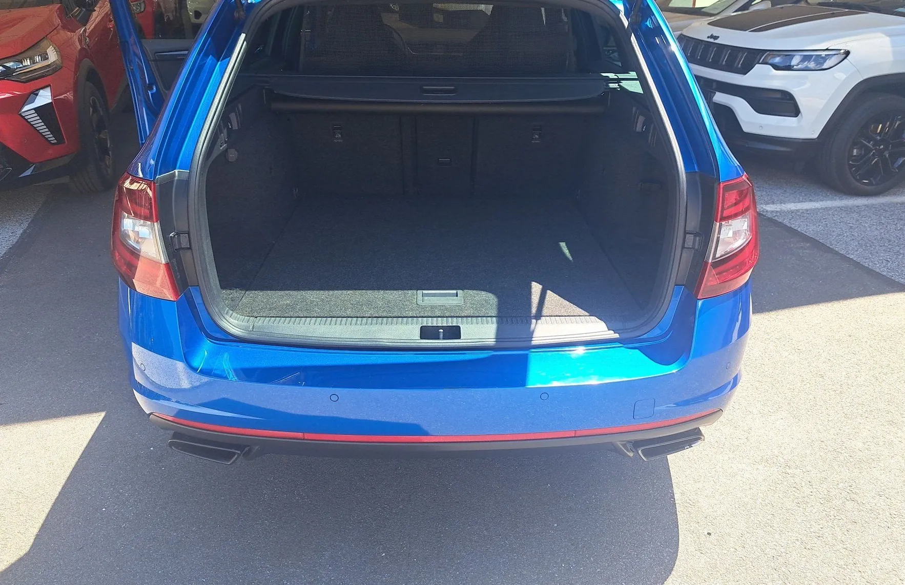 Zunanja slika - Škoda Octavia - Combi 4x4 2.0 TDI RS DSG - 12