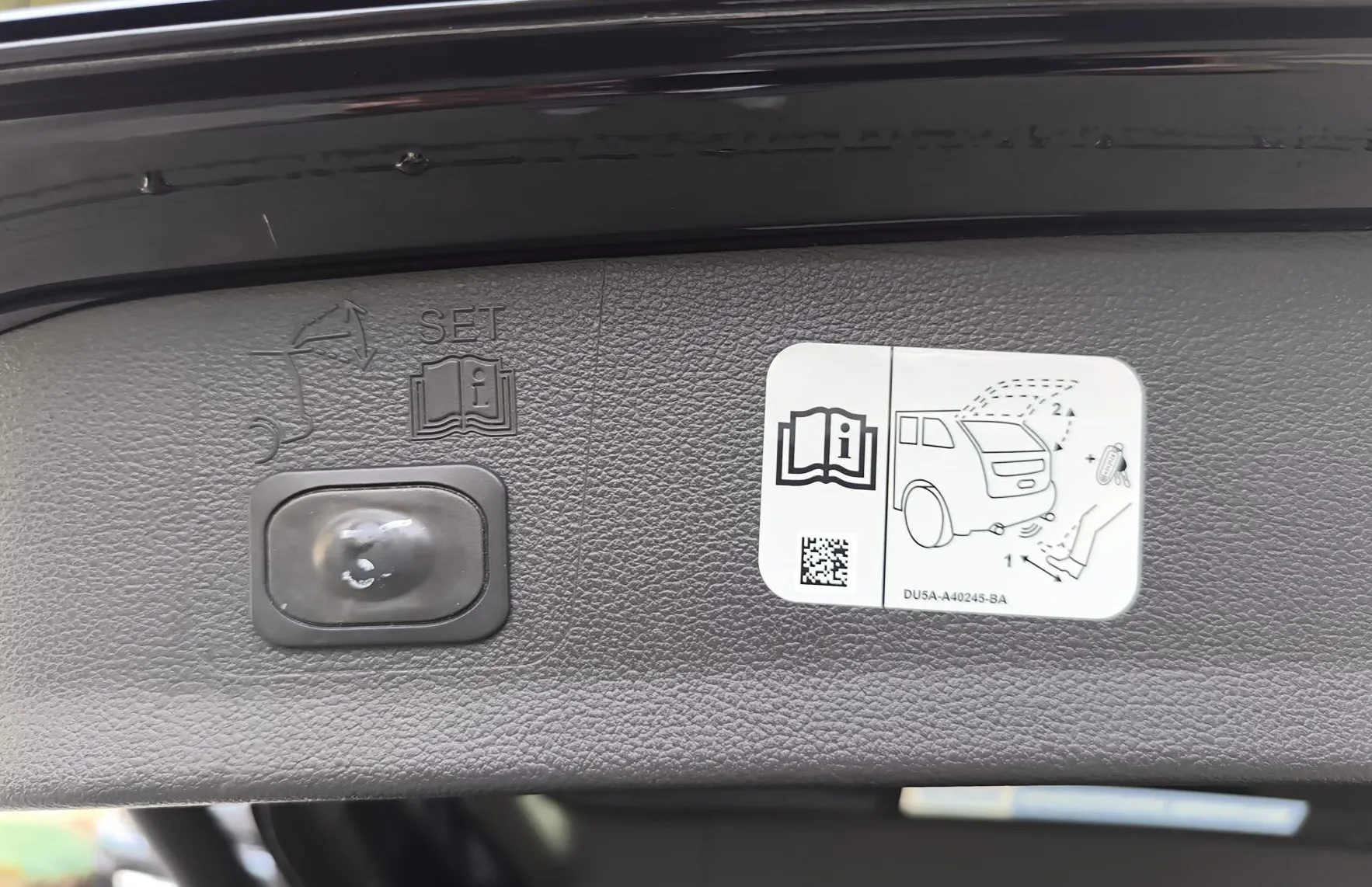 Zunanja slika - Ford Kuga - 4x2 1.5 EcoBoost M6 ST-Line - 2.LAST.- FULL OPREMA - 16