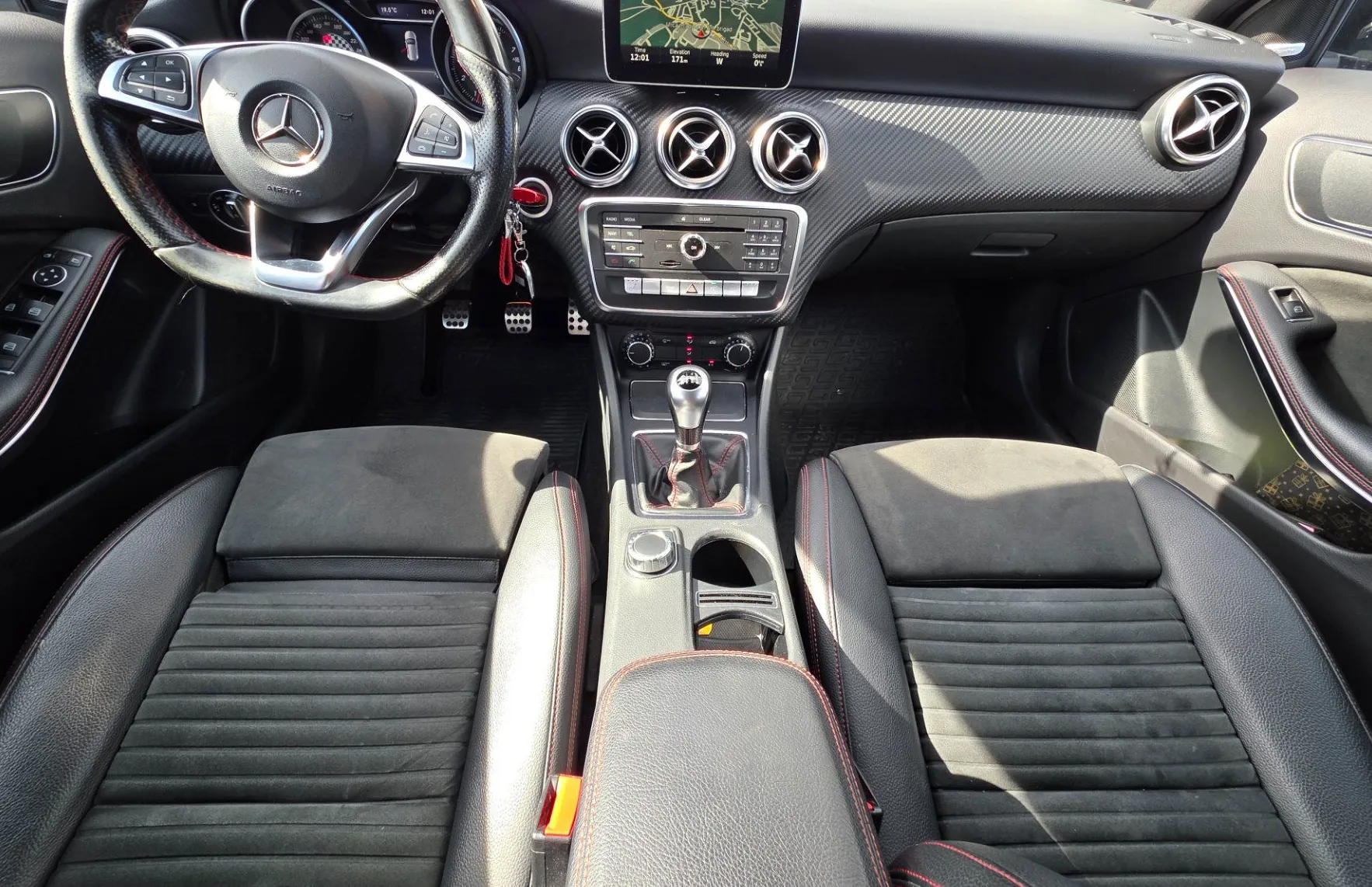 Zunanja slika - Mercedes-Benz A-Razred - A 180 AMG Line - HARMAN KARDON. NAVI - 7