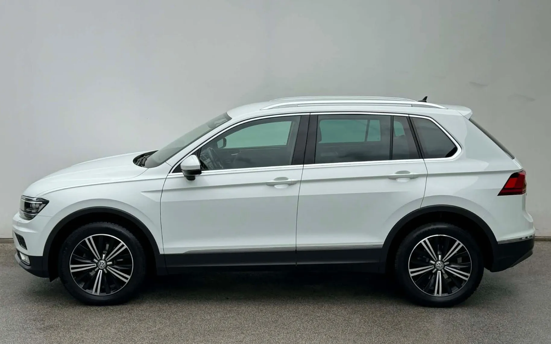 Zunanja slika - VW Tiguan - 2.0 TDI-4X4-DSG-H LINE-VIRTUAL-LIZING ZA TUJCE- - 6
