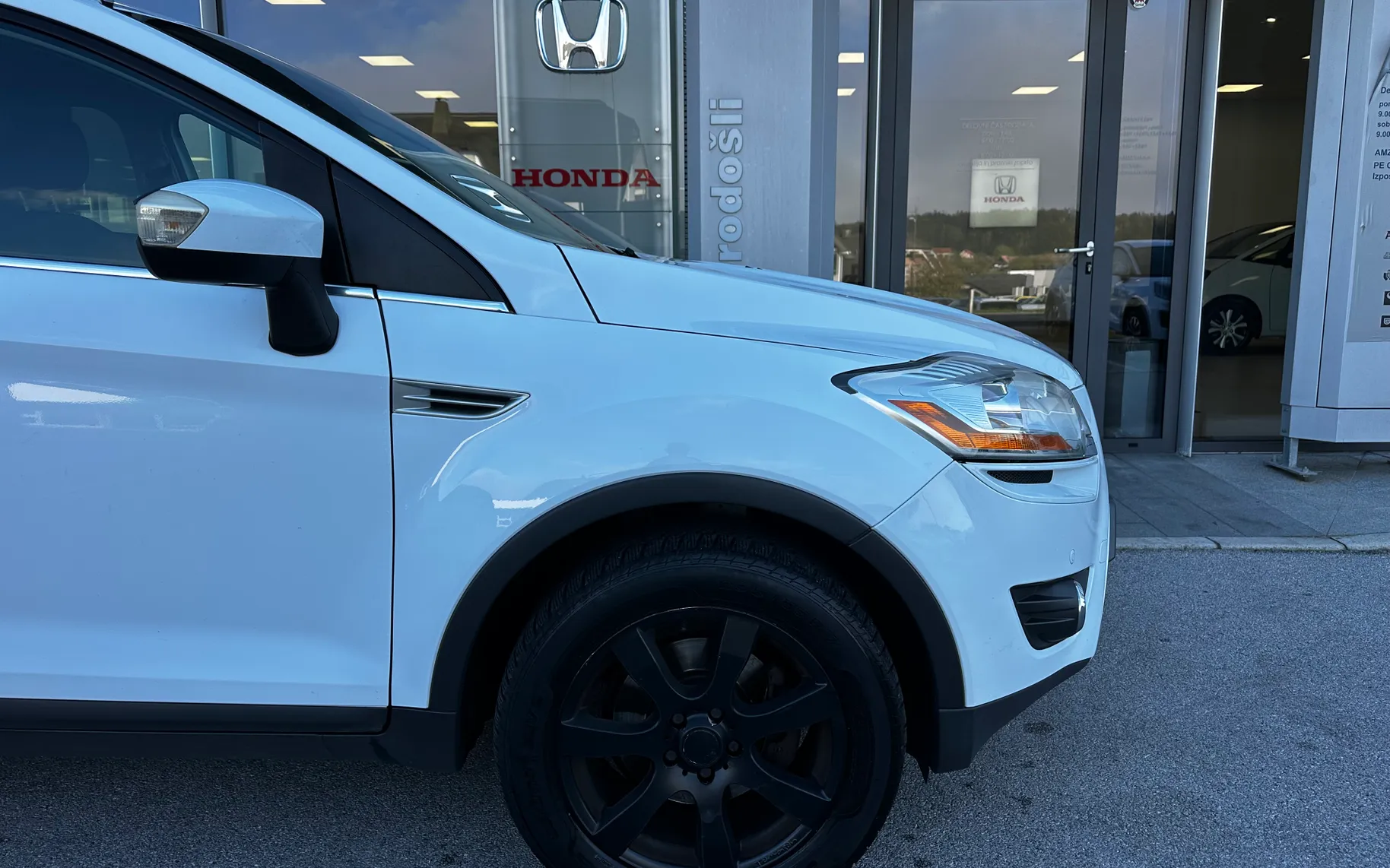 Zunanja slika - Ford Kuga - 2.0 TDCi Trend - 5