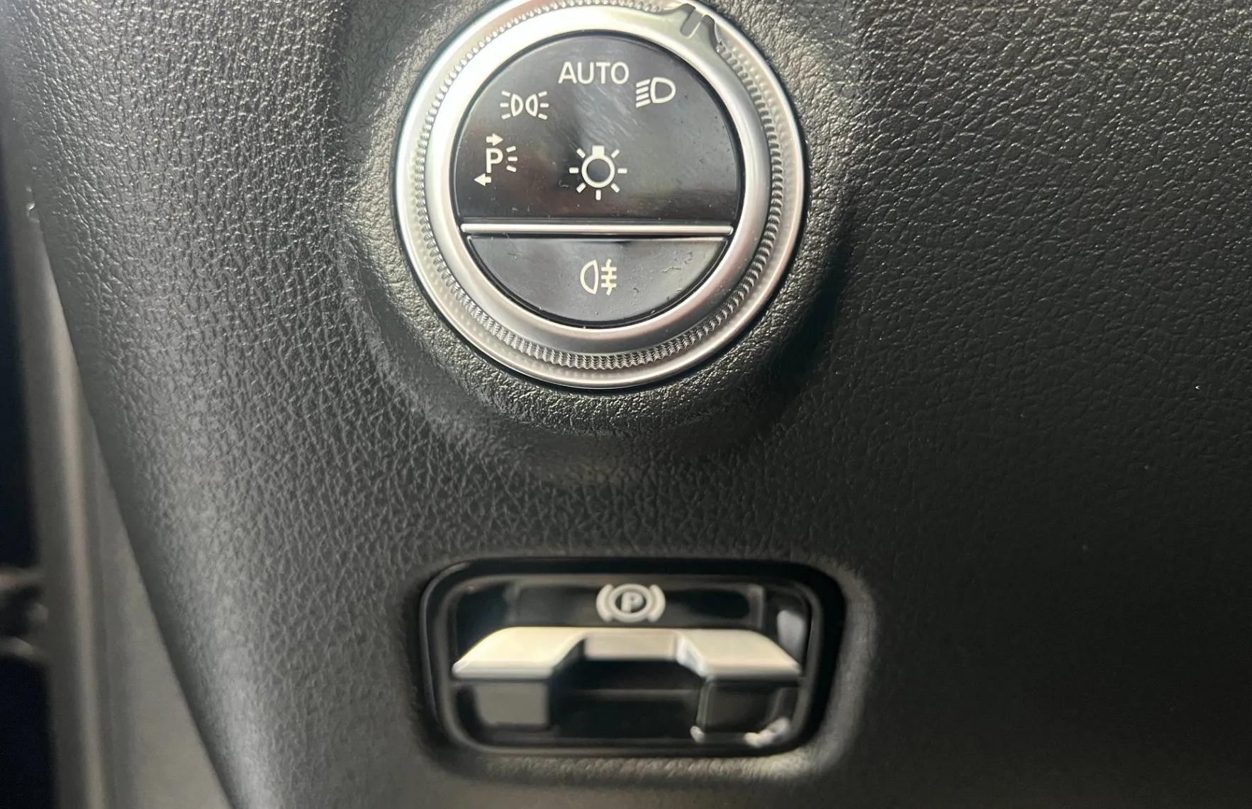Zunanja slika - Mercedes-Benz C-Razred - C 200 d T Avantgarde Avt+4ALU.NEMŠKI.KAMERA.KLJUKA - 7