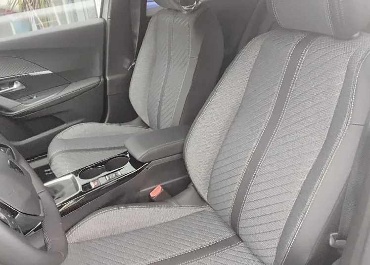 Zunanja slika - Peugeot 2008 - ALLURE PureTech 100 - 6