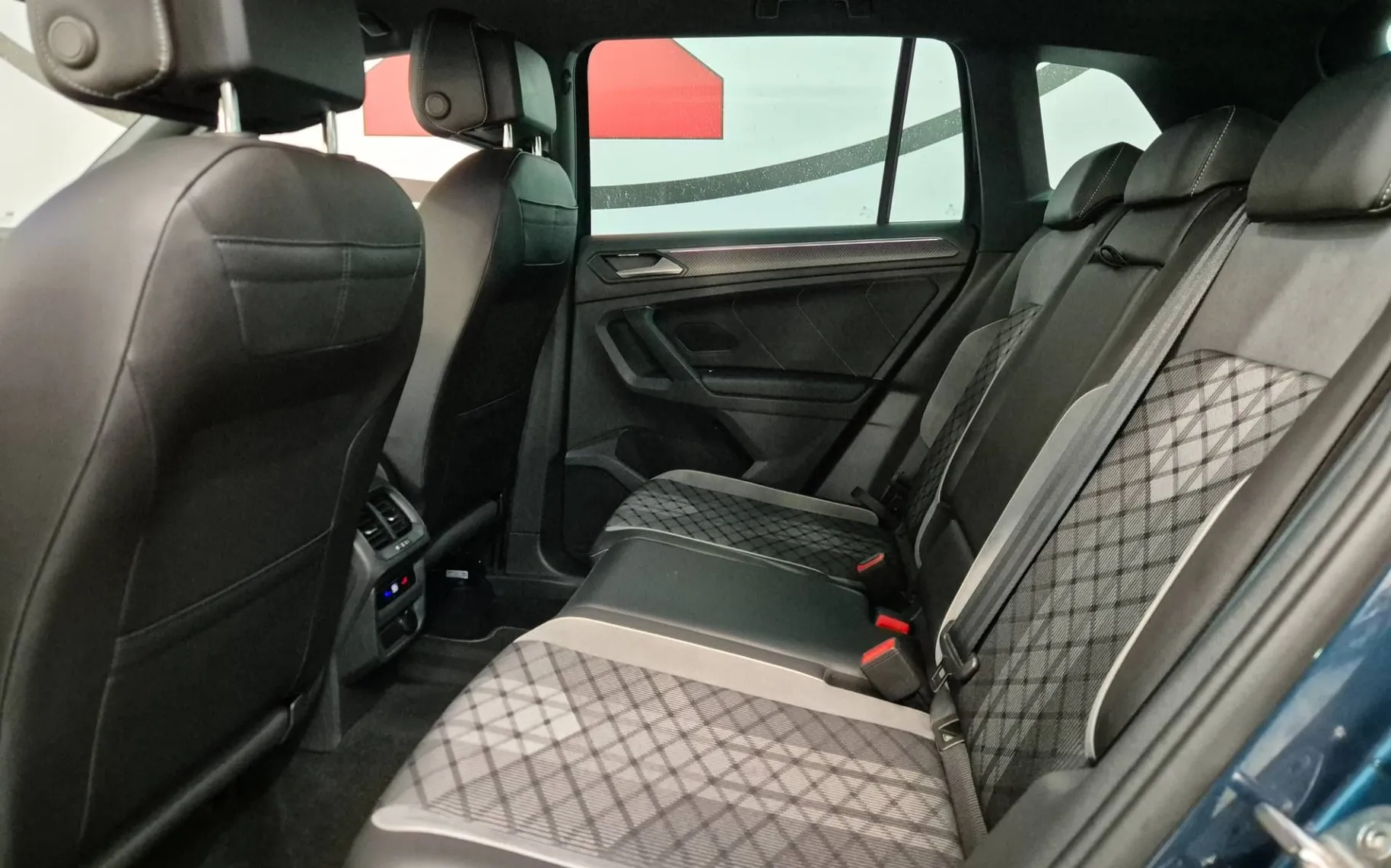Zunanja slika - Volkswagen Tiguan - 2.0 TDI R line 110kW DSG... - 6