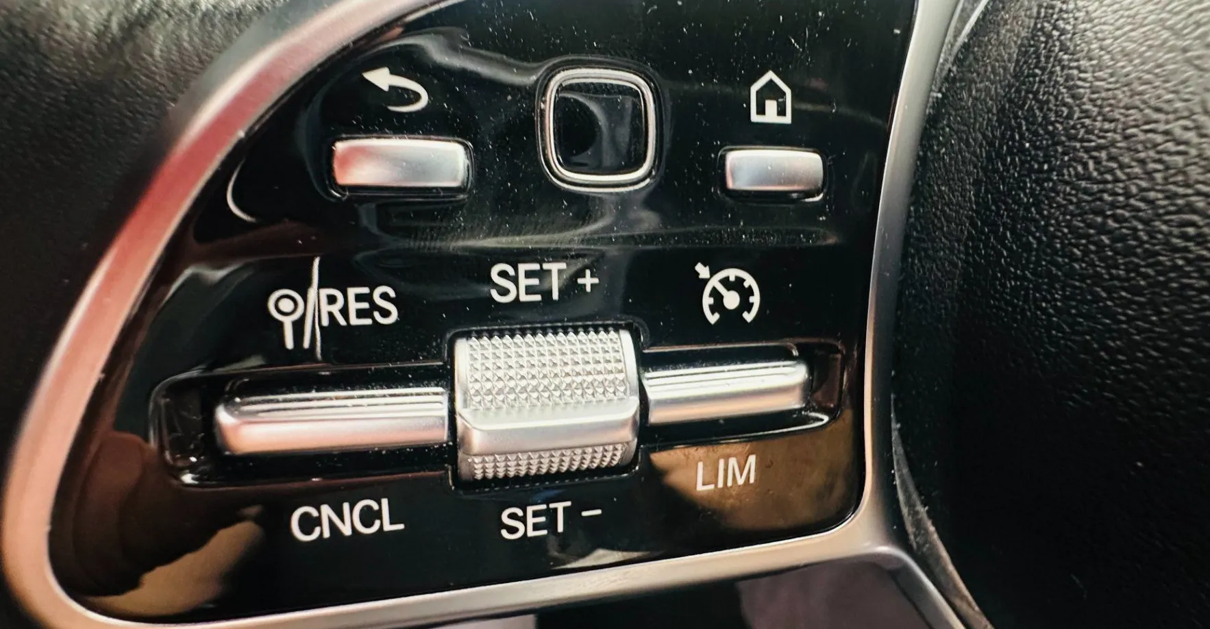 Zunanja slika - Mercedes-Benz EQA - 250 NEMŠKI+4ALU.PANORAMA.KLJUKA.LED.KAMERA.USNJE - 5