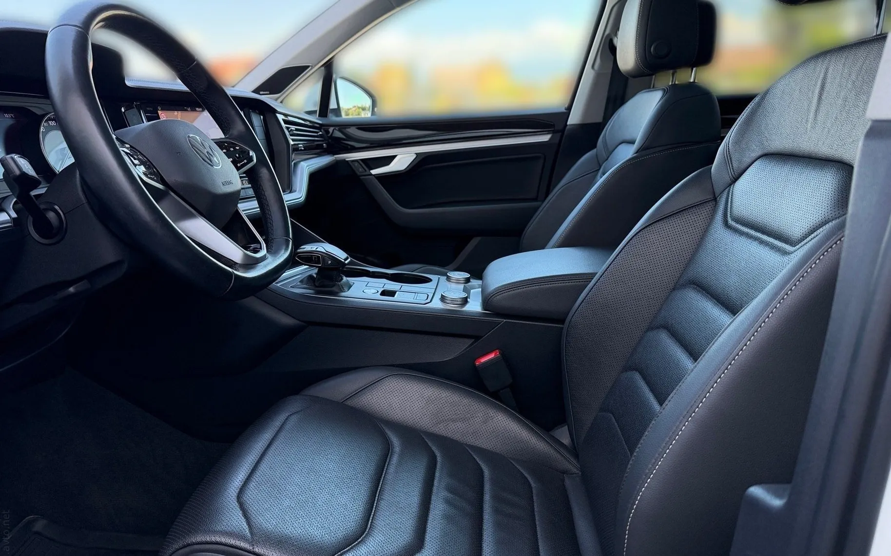 Notranja slika - Volkswagen Touareg - 4motion V6 TDI Elegance Tiptronic-Slovensko vozi - 7