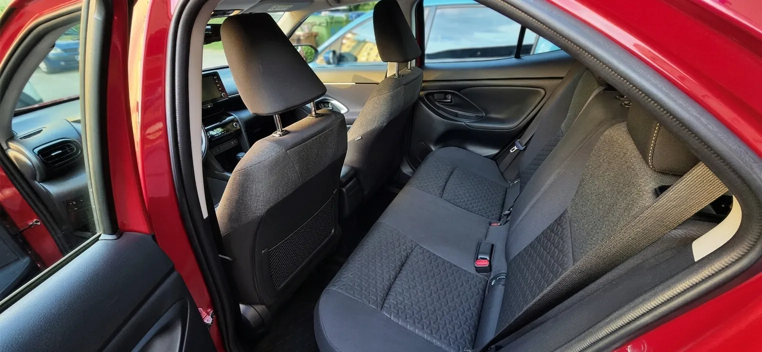 Notranja slika - Toyota Yaris Cross - Hybrid 1.5 HSD 5D E-CVT SOL + ASSIST - 8
