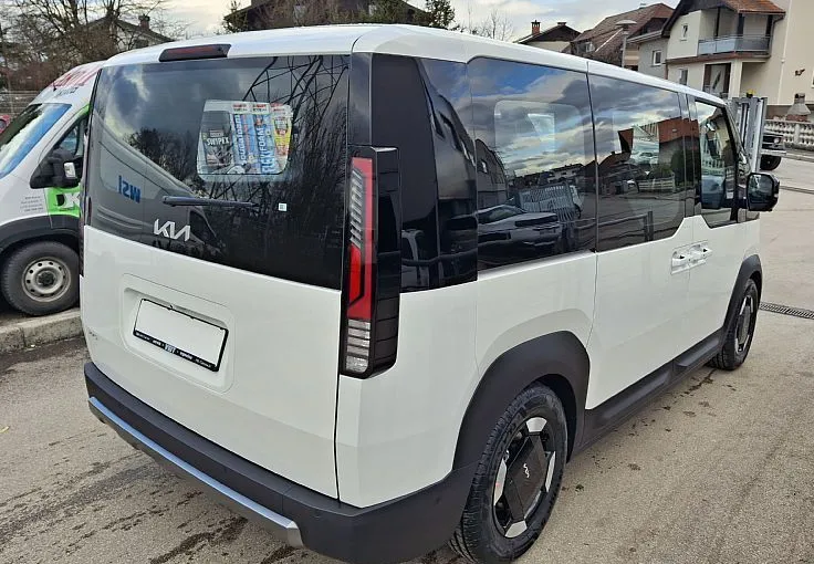 Zunanja slika - KIA PV5 - 71.2 kWh baterija 120 kW 163 KS  Quantum - 4