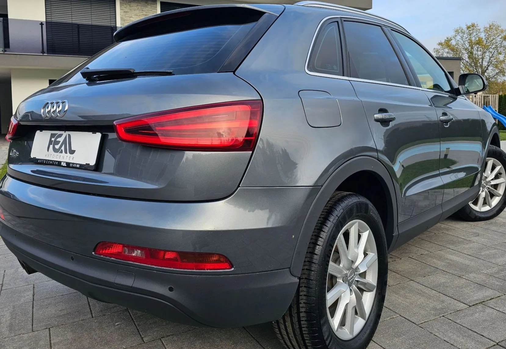 Zunanja slika - Audi Q3 - 2.0 TDI-XENON-LED-TEMPOMAT-PDC-1.LASTNIK-ODLIČEN - 4