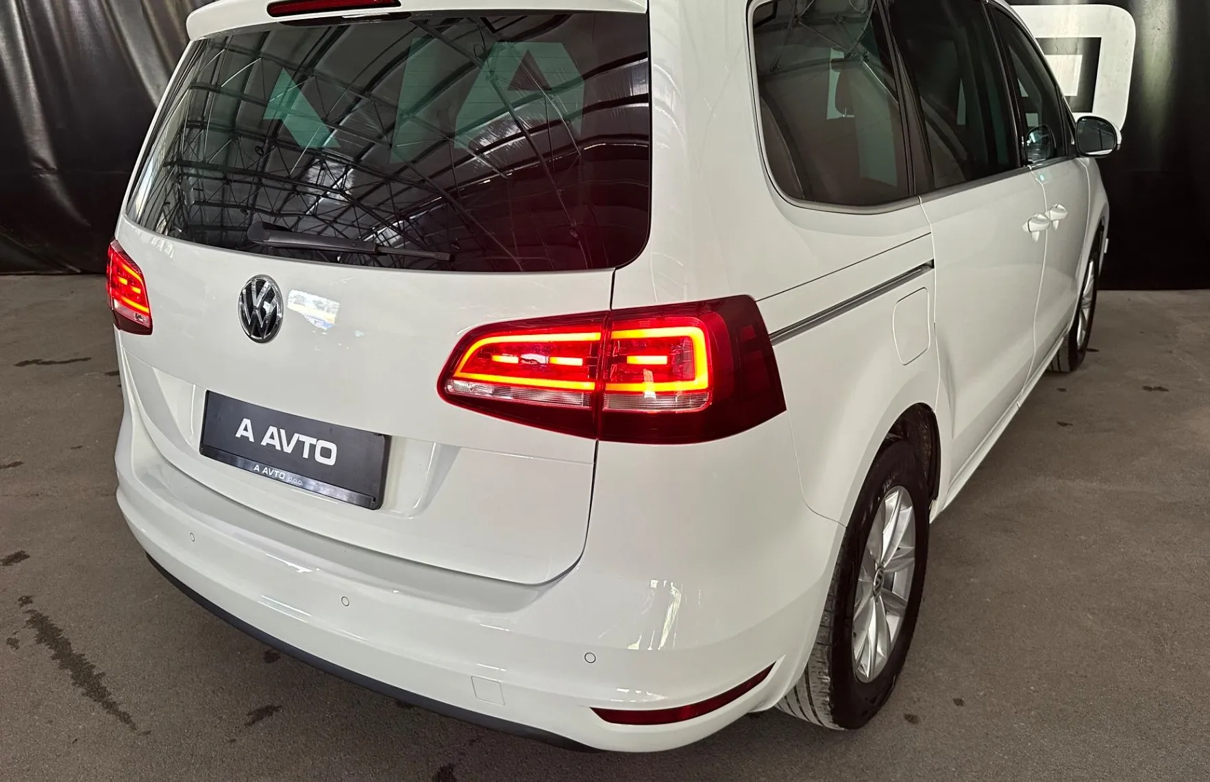 Zunanja slika - Volkswagen Sharan - 1.4TSI DSG-COMFORTLINE-NAVI-ACC-M.KOT-LINE ASSIS.. - 6