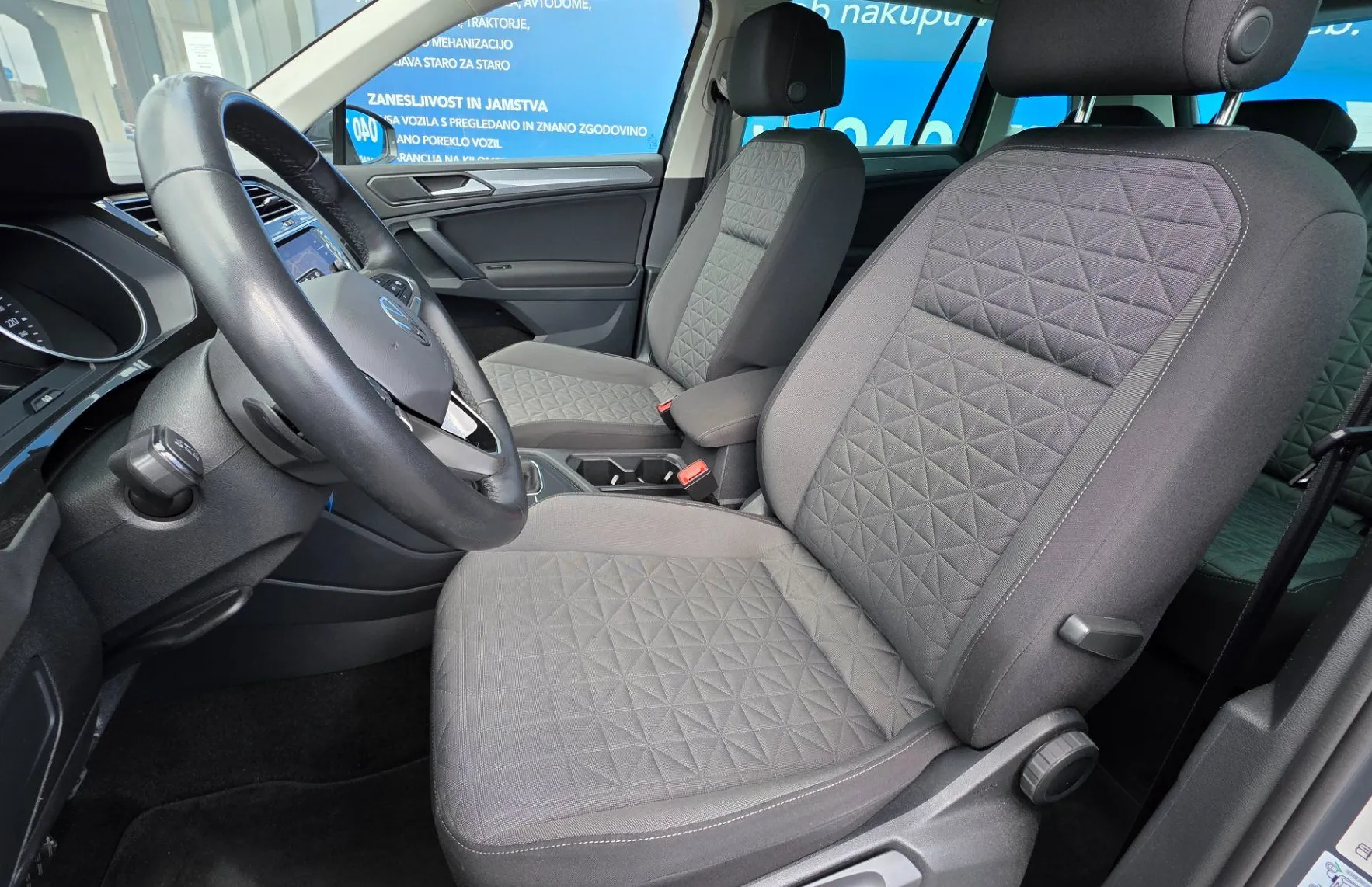 Zunanja slika - Volkswagen Tiguan - 2.0 TDI BMT Life DSG-vse asistence - 9
