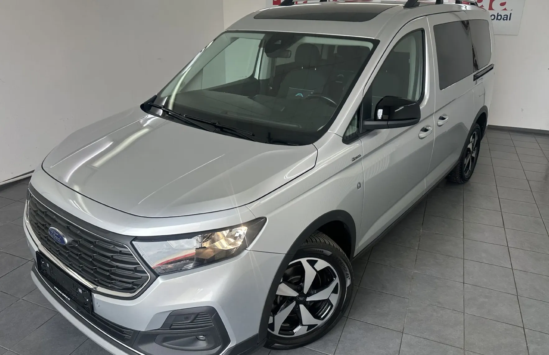 Zunanja slika - Ford Tourneo Connect - Grand 2.0 EcoBlue.PANORAMA.KAMERA.KLJUKA.24MES.JA - 1