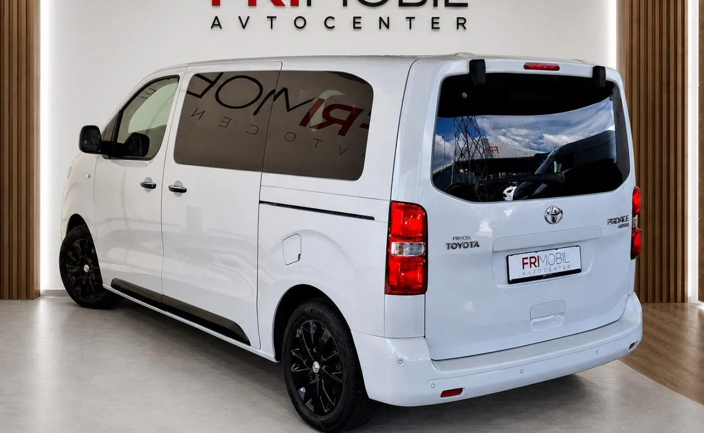 Zunanja slika - Toyota Proace - Verso 2.0 D-4D Family Medium Black Pack... - 3