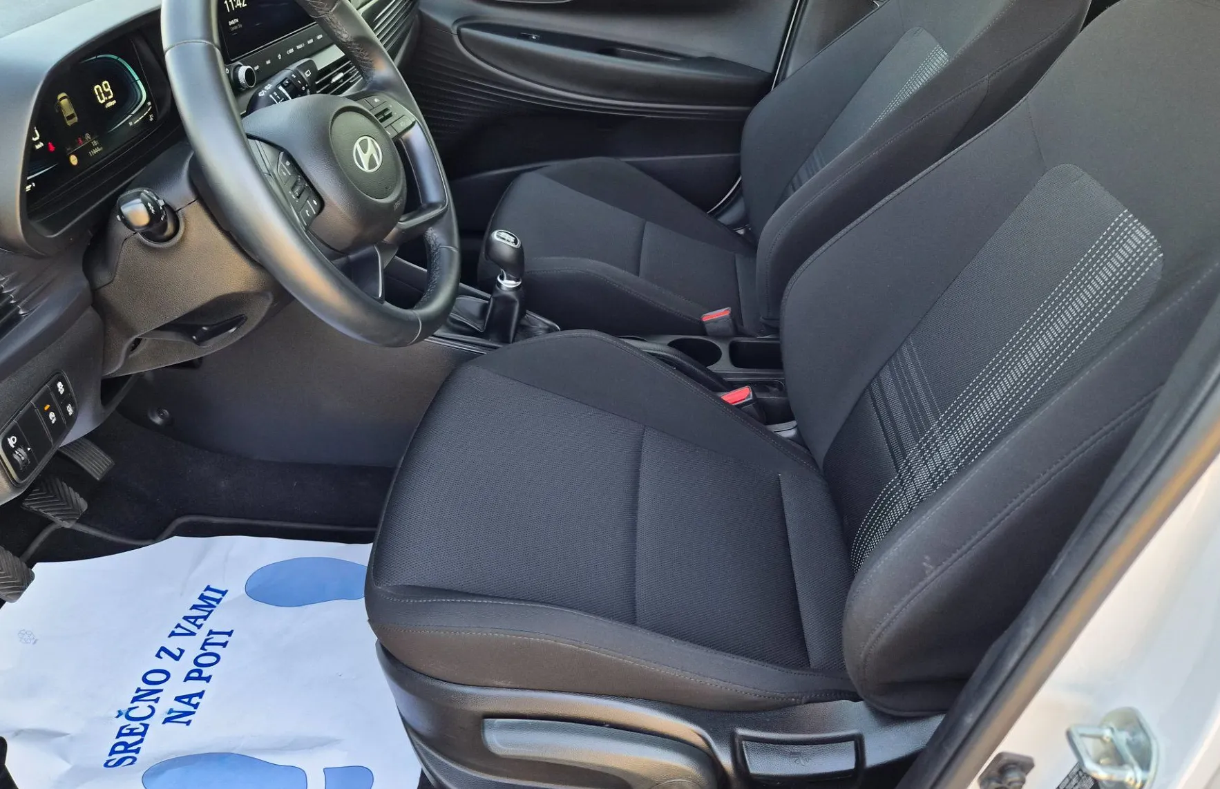 Zunanja slika - Hyundai Bayon - 1.2 MPI slo-1 last-tov.garancija-kamera-ac-pdc-... - 8