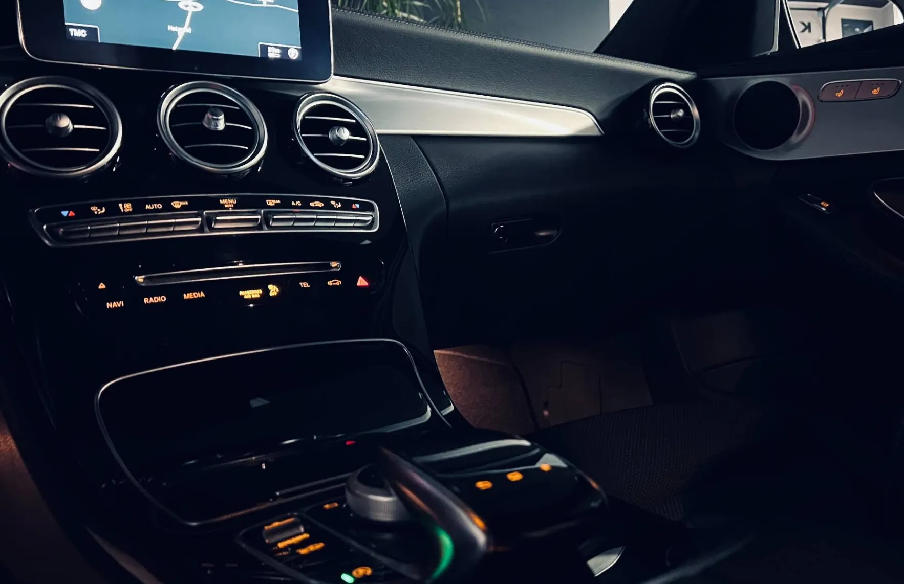 Zunanja slika - Mercedes-Benz C-Razred - C 220 d AMG LINE - KAMERA-LED-NAVI-GRETJE HLAJEN.. - 12
