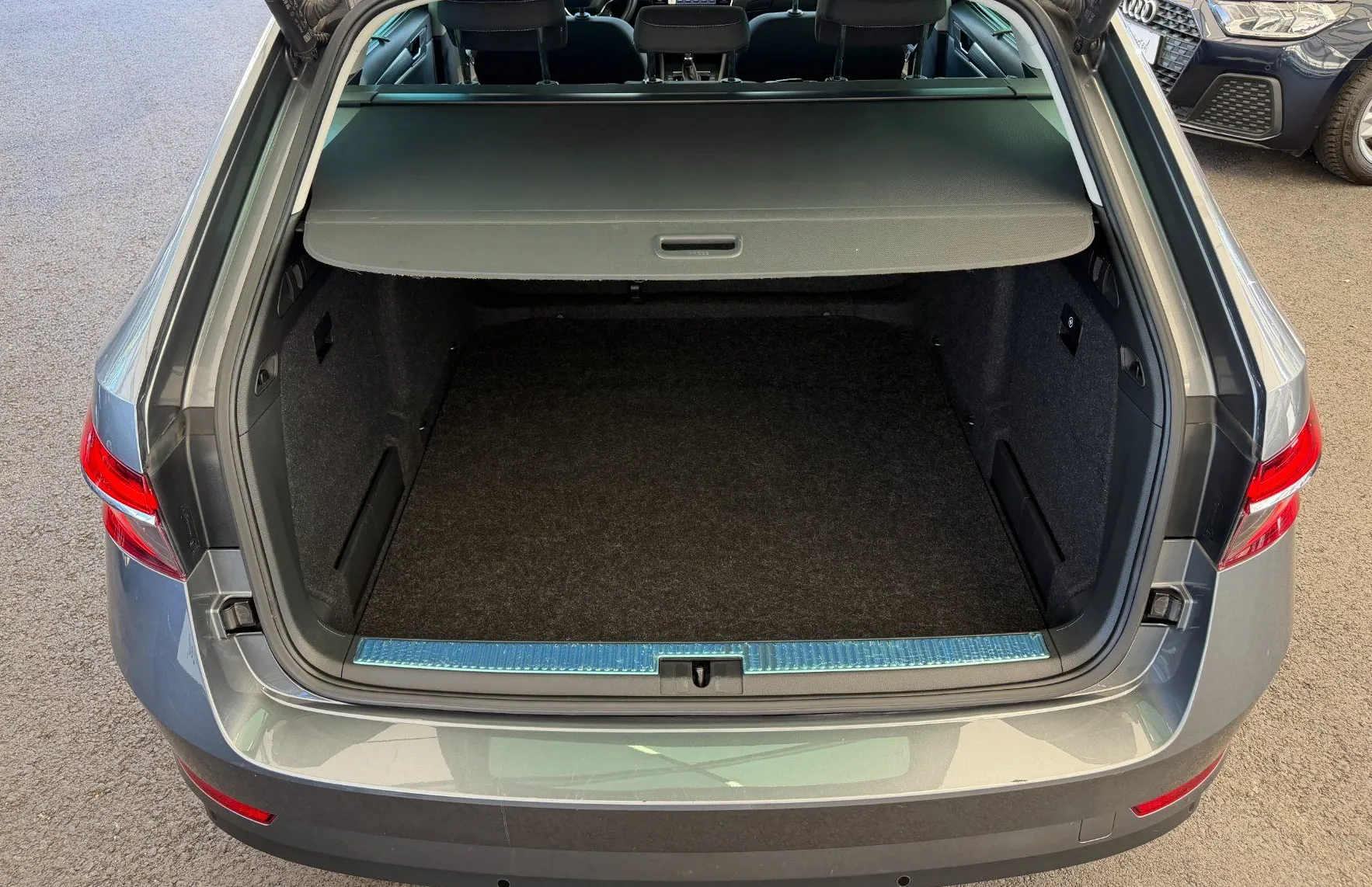 Zunanja slika - Škoda Superb - Style Combi 2.0 TDI DSG - ACC - KAMERA - MRTVI KOT - 11