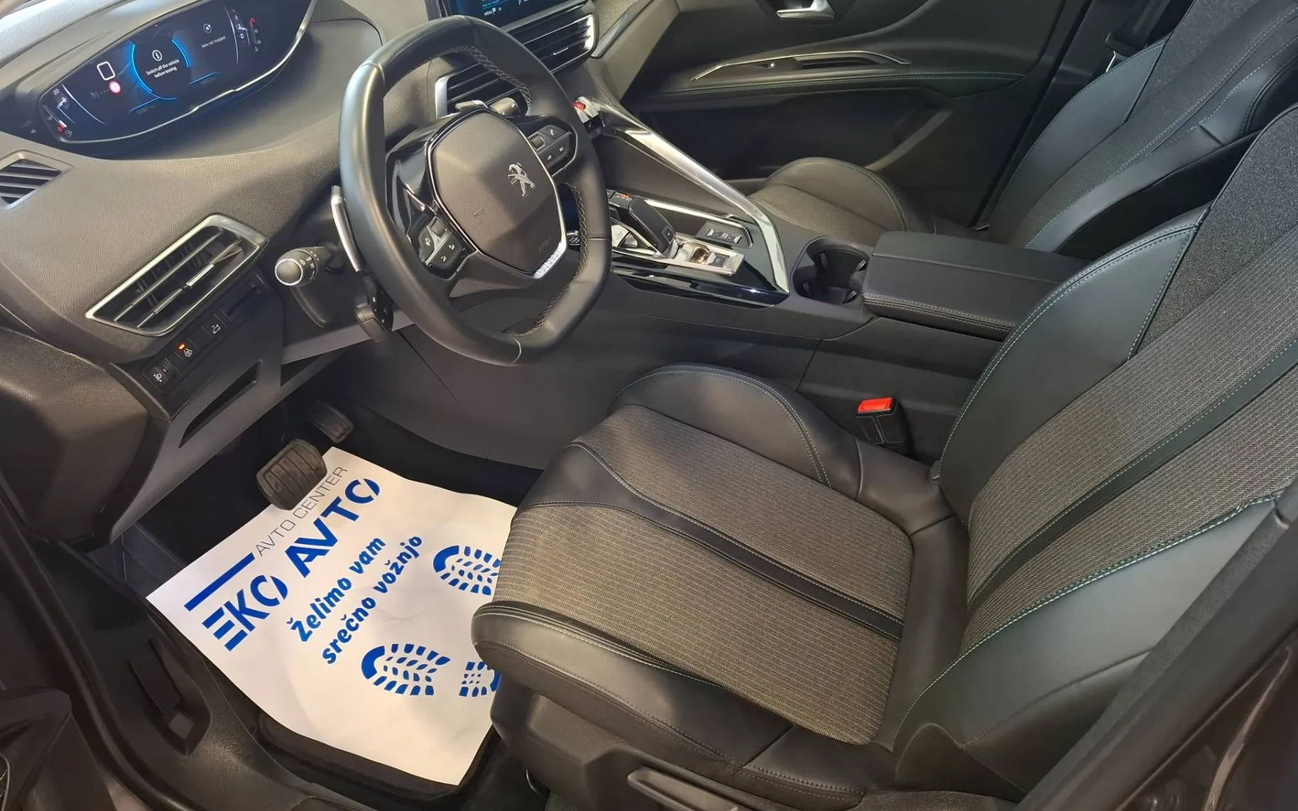 Notranja slika - Peugeot 5008 - 1.5 BLUEHDI SAMO59000KM-SLO-1LASTNIK-7SEDEŽEV-... - 9