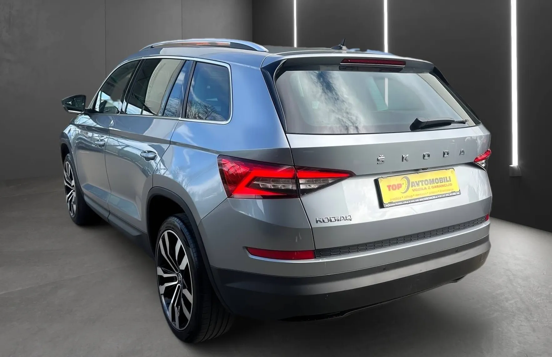 Zunanja slika - Škoda Kodiaq - 2.0 TDI FUL LED ACC NAVI VIRTUAL HI-FI KLJUKA TOP - 6