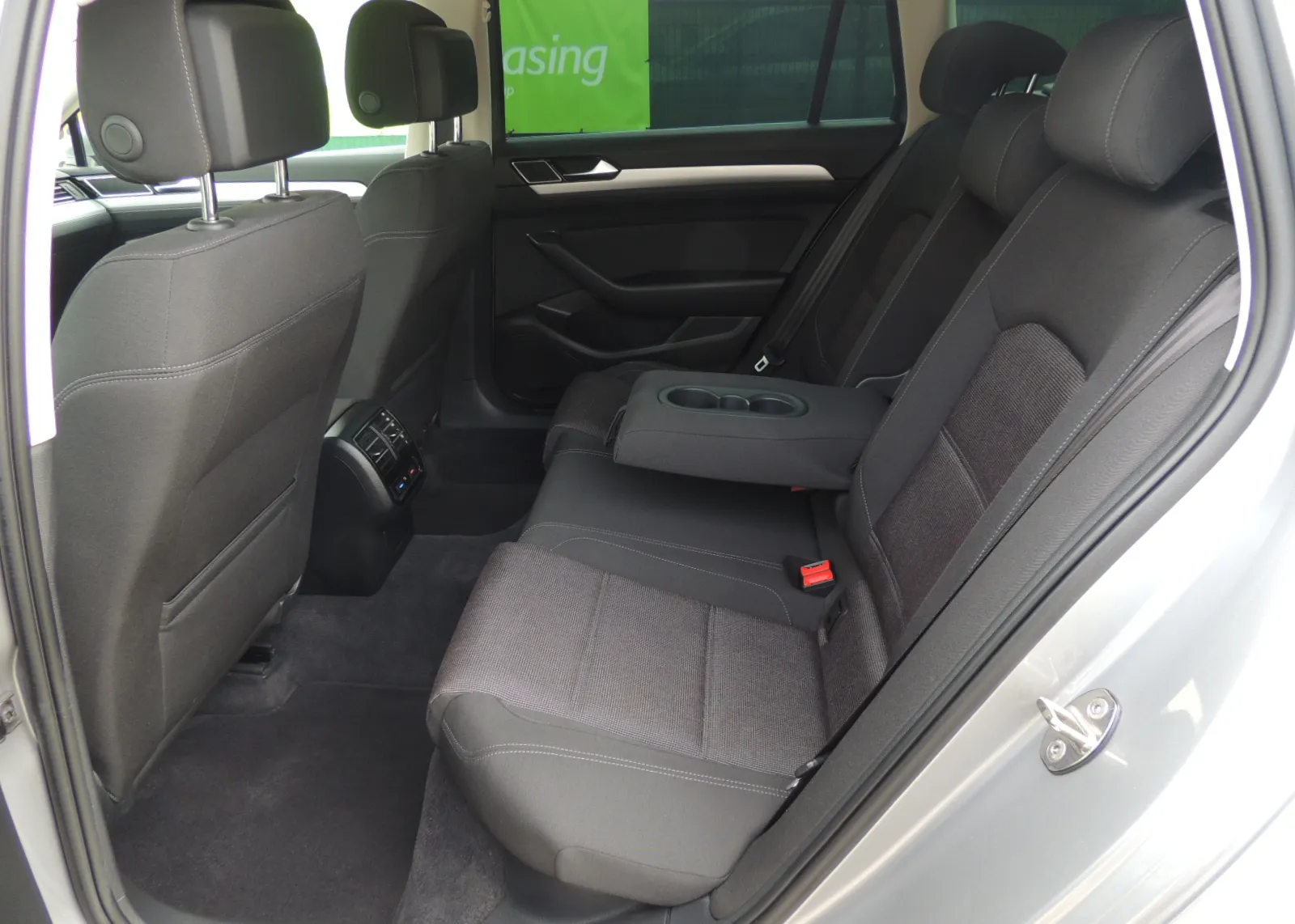 Zunanja slika - Volkswagen Passat - 1.6/TDI/ AUT./ Comfortline - 11
