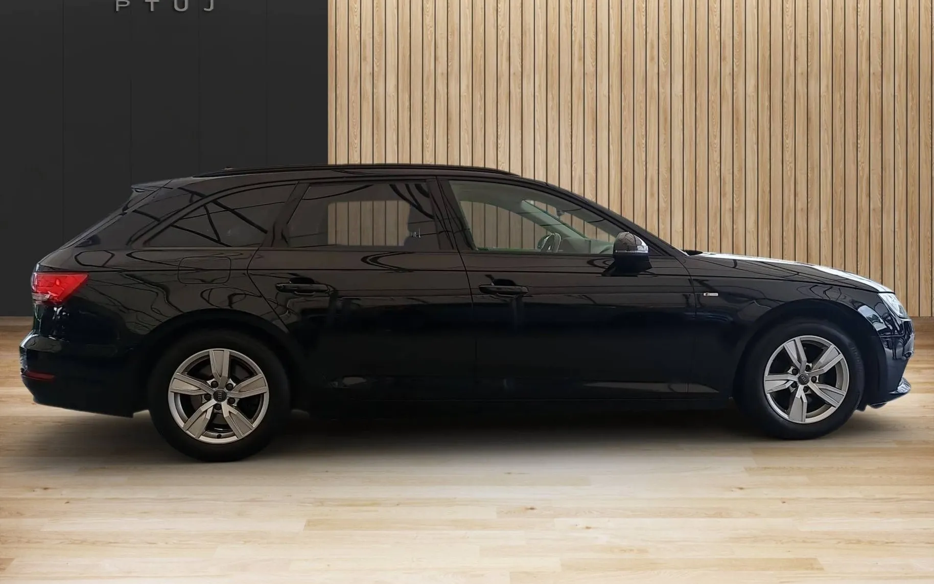 Notranja slika - Audi A4 Avant - 2.0 TDI  S Line•Opravljen veliki servis - 8