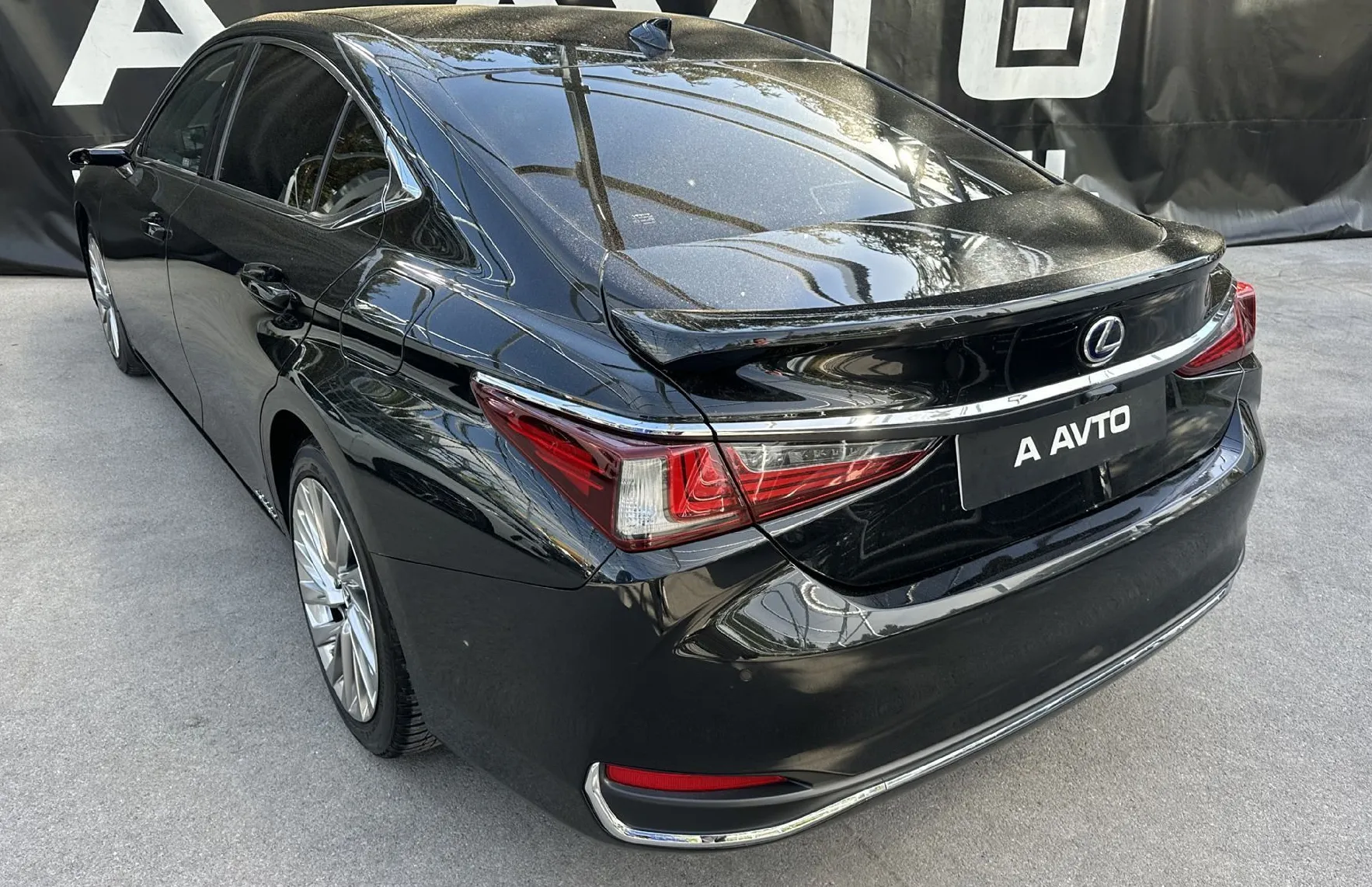 Zunanja slika - Lexus ES - 300h Luxury Avt.+DIGI PAKET-KOT NOV... - 5