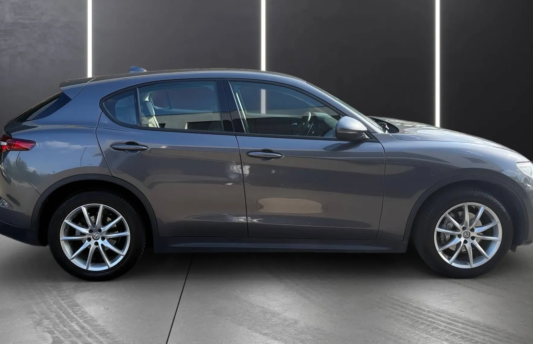 Zunanja slika - Alfa Romeo Stelvio - 2.2 Diesel LED NAVI TEMPOMAT KAMERA PDC USNJE TOP - 8