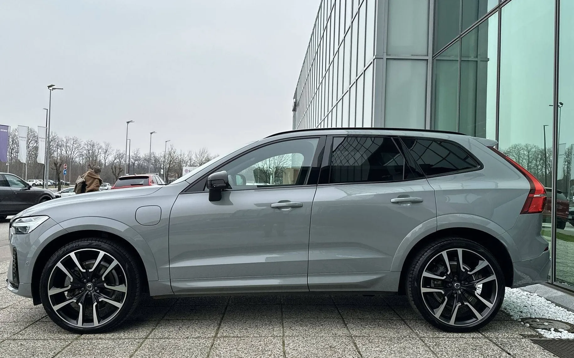 Notranja slika - Volvo XC60 - T8 TwE Ultim.Dark Recharge AT AWD ZRAČNO BW PANO - 8