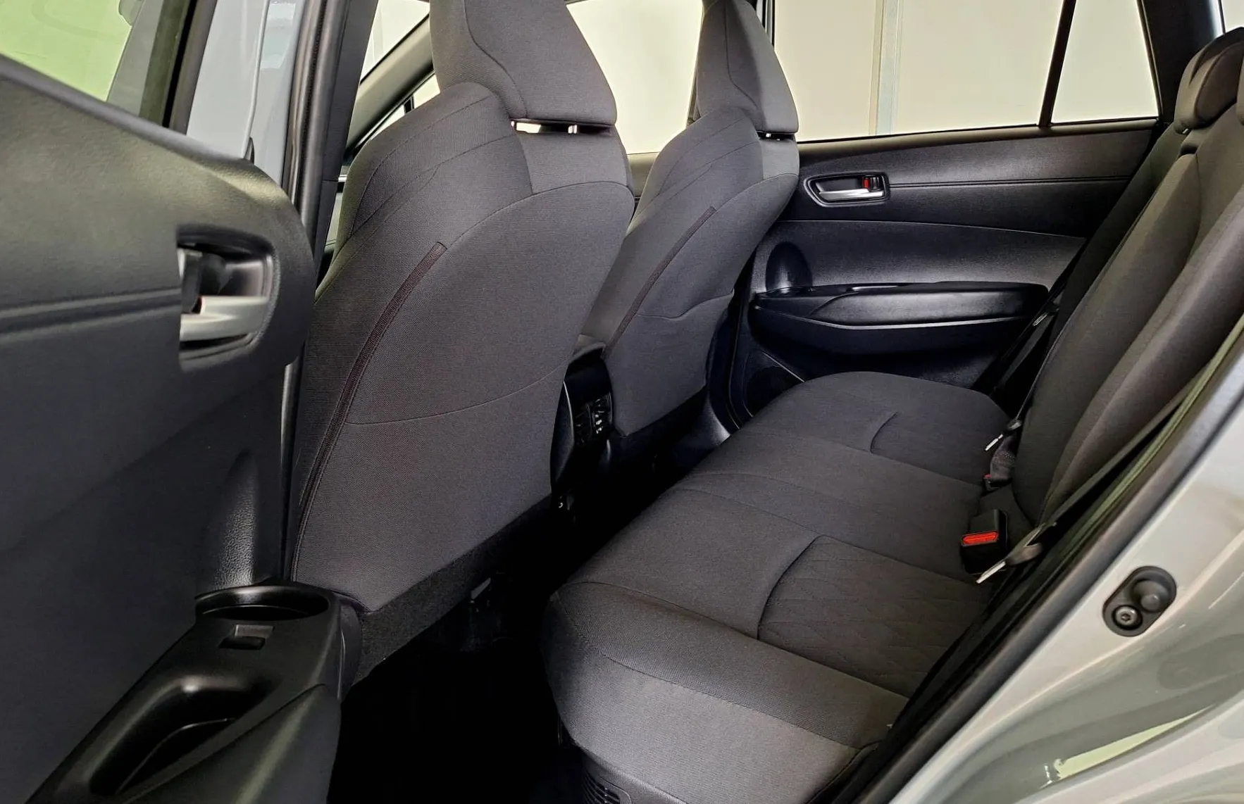 Zunanja slika - Toyota Corolla Cross - Hybrid 1.8 VVT-i Style •Slovensko vozilo•1.lastnik - 14