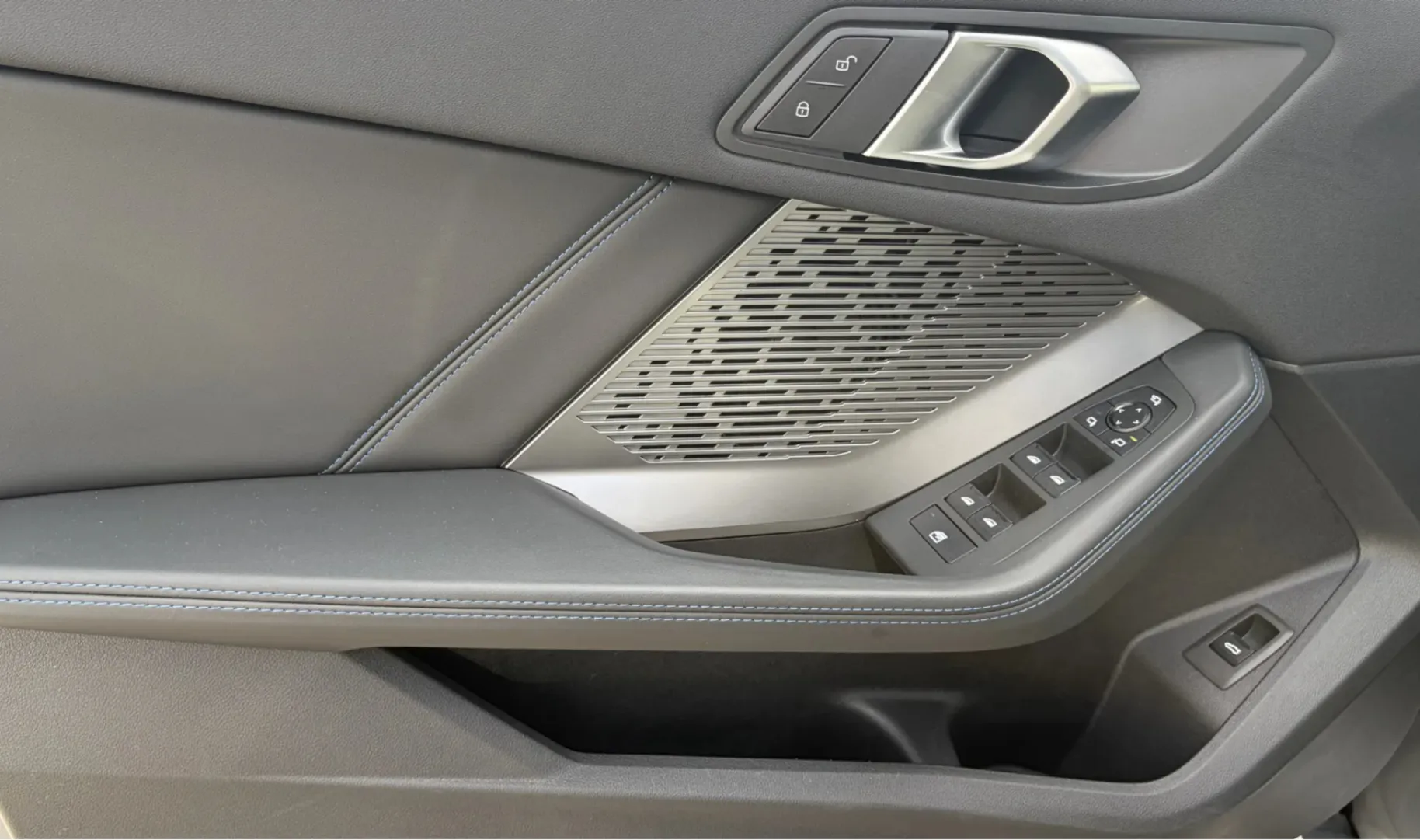 Zunanja slika - BMW Serija 1 - BMW 120, 115KW M SPORT - 11
