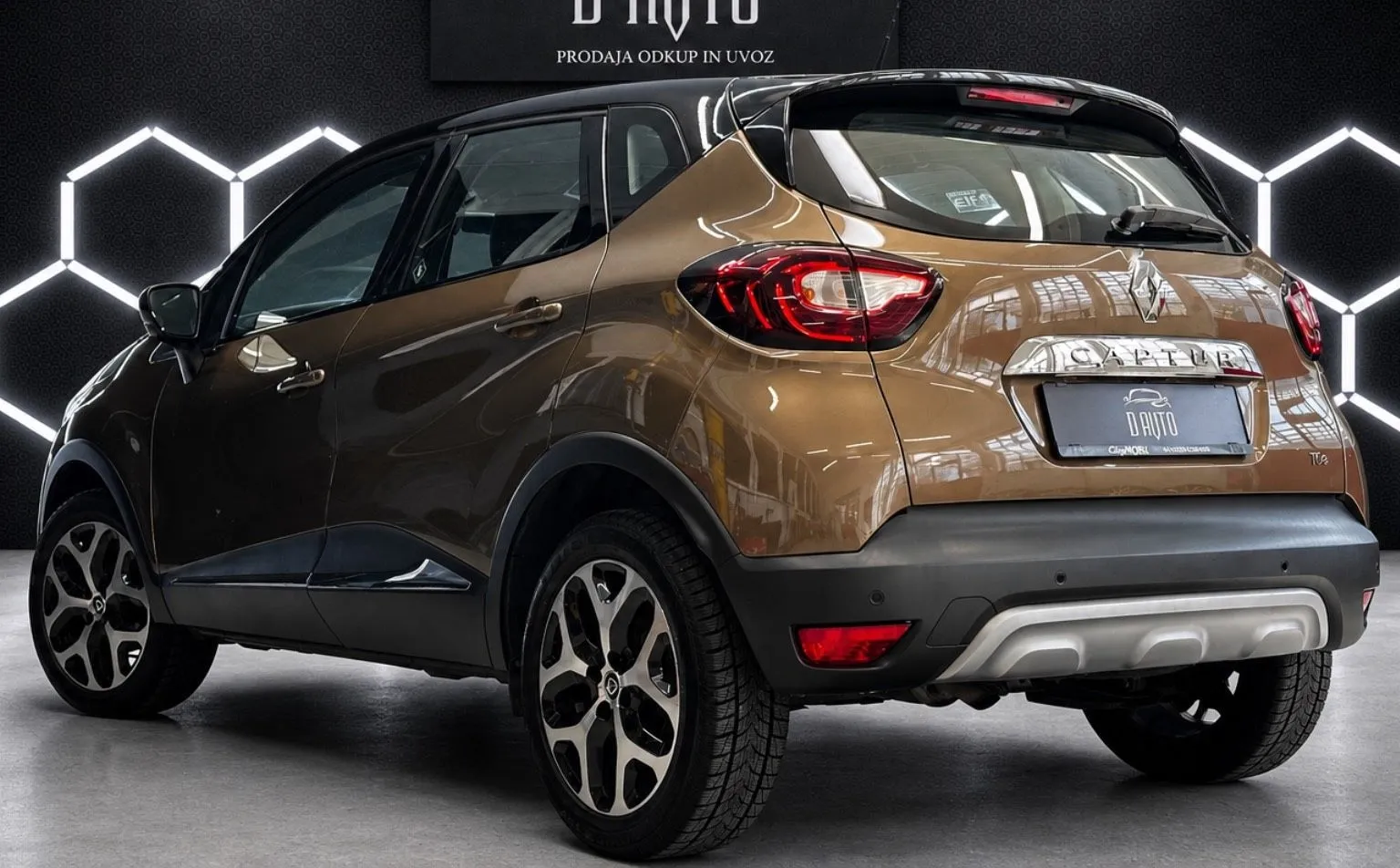 Zunanja slika - Renault Captur - TCe 120 Energy Intens SAMO 53000km-SLO POREKLO - 6