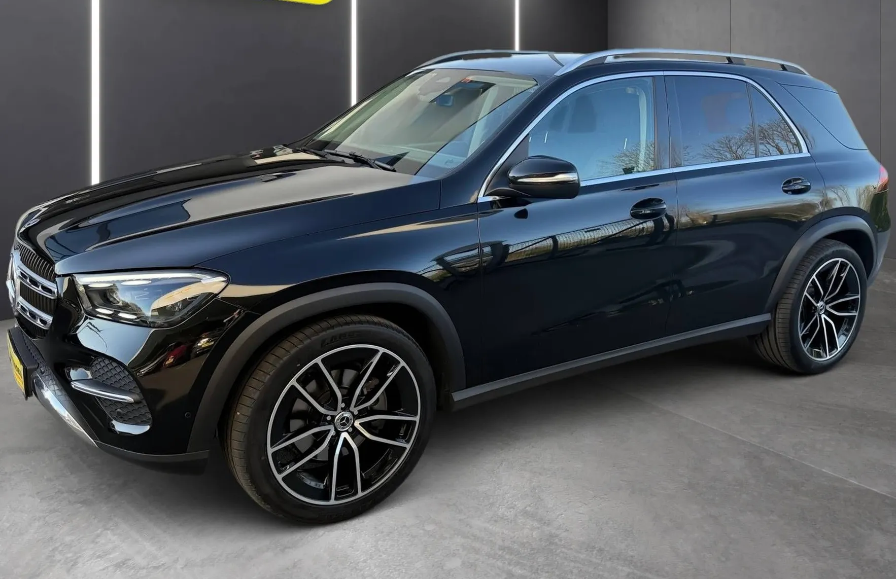 Zunanja slika - Mercedes-Benz GLE-Razred - 300d 4MATIC 22 COL AMG KAMERA RADAR NAVI PDC TOP.. - 3