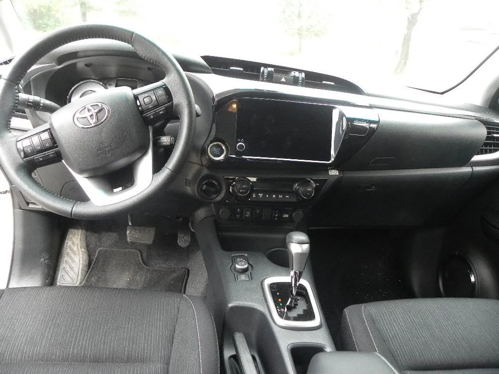 Zunanja slika - Toyota HILUX DOUBLE CAB - Toyota Hilux MY25 2.8 D-4D HYBRID 48V DC A T6 CITY PLUS - 8