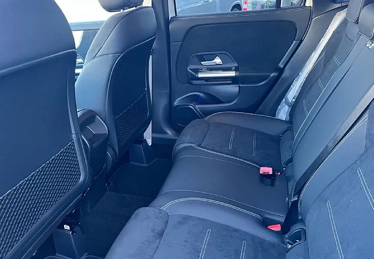 Zunanja slika - Mercedes-Benz GLA-Razred - 180 AMG Line EDITION Avt - 8