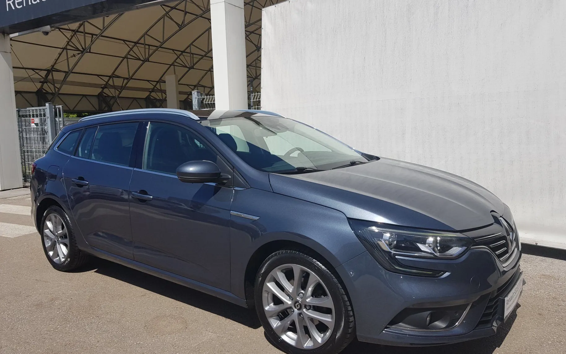 Zunanja slika - Renault Mégane - Grandtour dCi 110 Intens GLAVNI SERVIS - 3