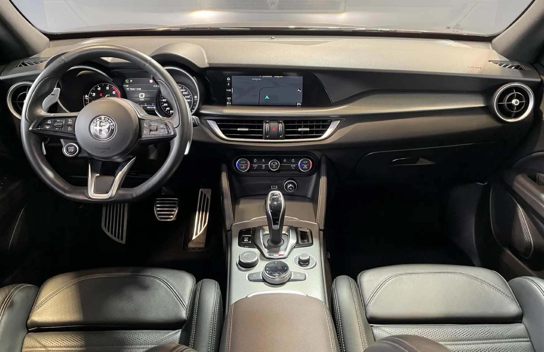 Zunanja slika - Alfa Romeo Stelvio - VELOCE-PANORAMA-KEYLESS-NAVI-USNJE-MEMORY-LED-ACC - 10
