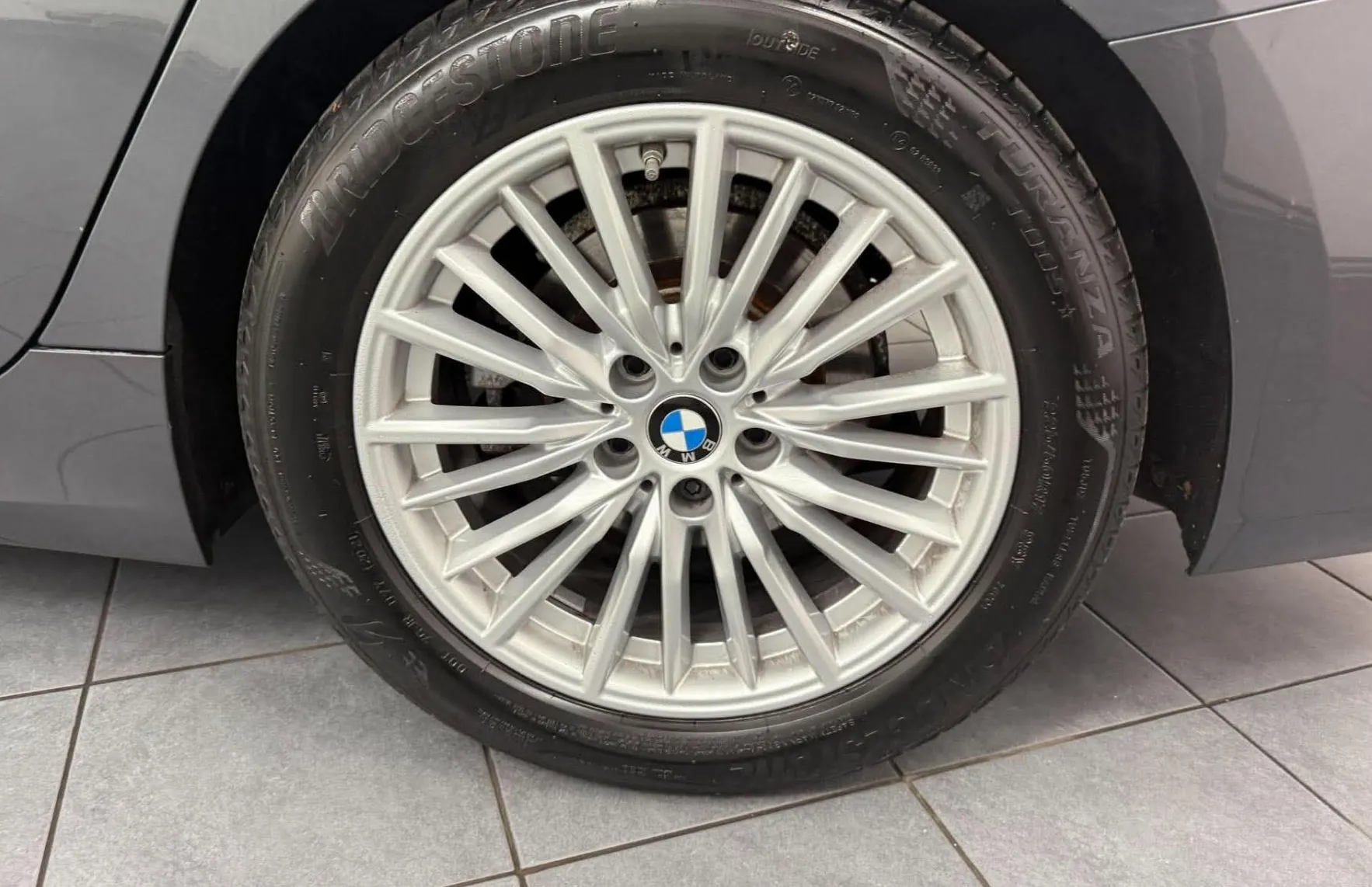 Zunanja slika - BMW Serija 3 - Touring: 320d Touring Sport Line Avt.NEMŠKI+4ALU.USNJE.L - 17