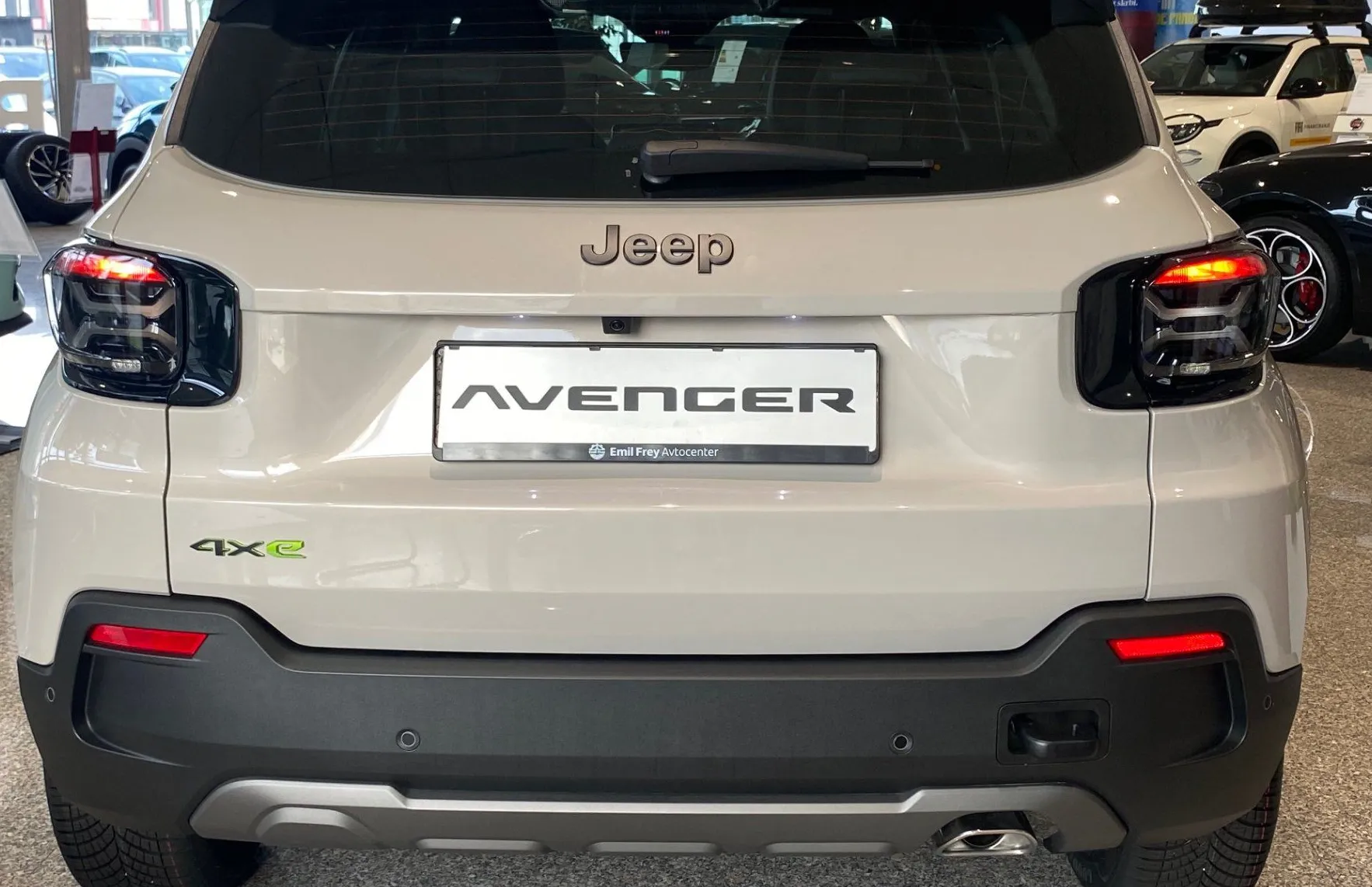 Zunanja slika - Jeep Avenger - 4xe 1.2 MHEV Upland e-DCT6 - 4