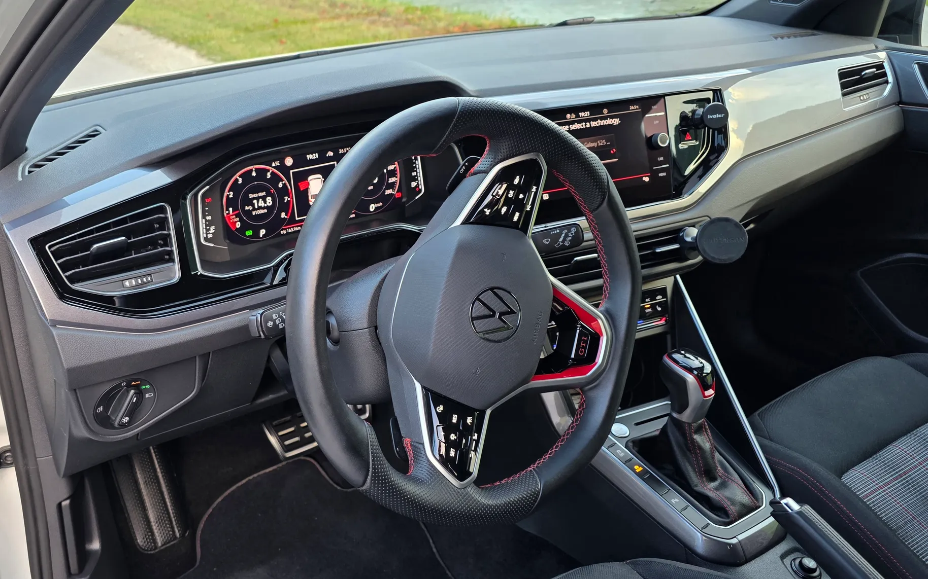 Notranja slika - Volkswagen Polo - 2,0 TSI Beats DSG - 8