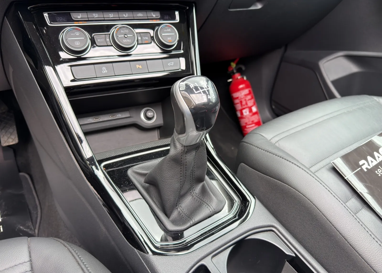 Zunanja slika - Volkswagen Touran - 2,0 TDI BMT Family DSG - 11