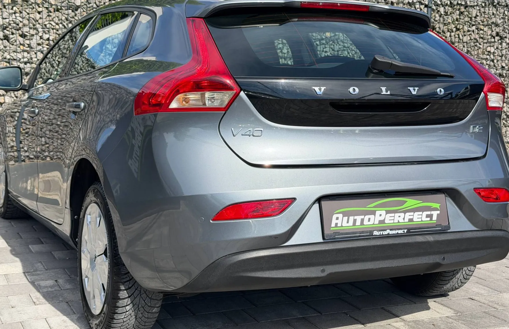 Zunanja slika - Volvo V40 - D2 | PDC | NAVI | VELIK SERVIS |... - 4