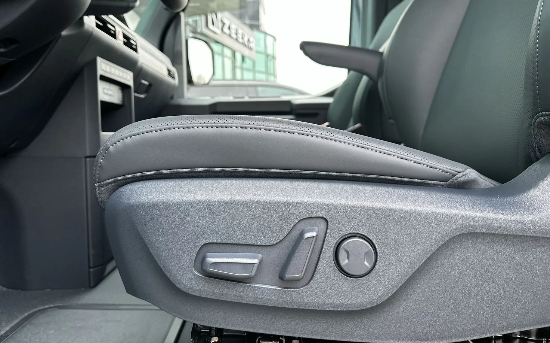 Notranja slika - KIA PV5 - 71.2 kWh baterija 120 kW 163 KS  Quantum - 9