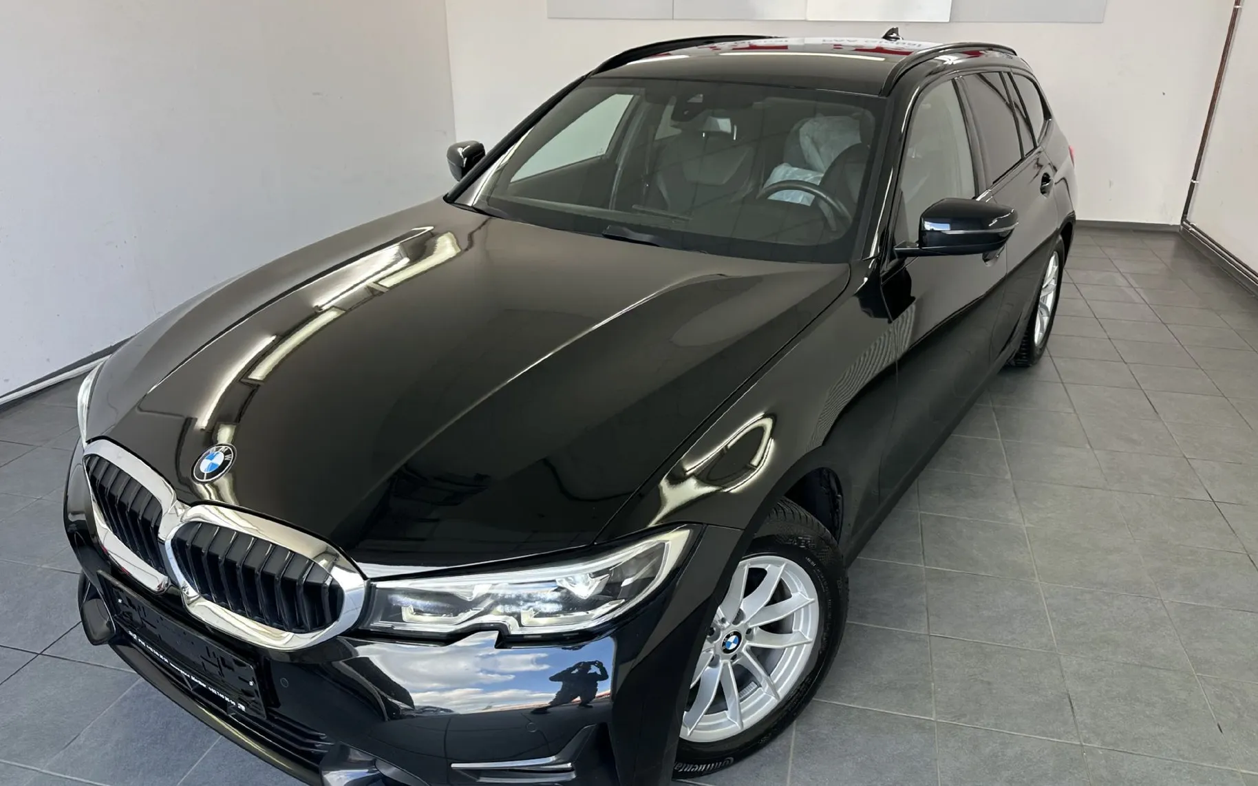 Zunanja slika - BMW Serija 3 - Touring: 318i Luxury.NEMŠKI+4ALU.KAMERA.LED.USNJE.ACC.BE - 4